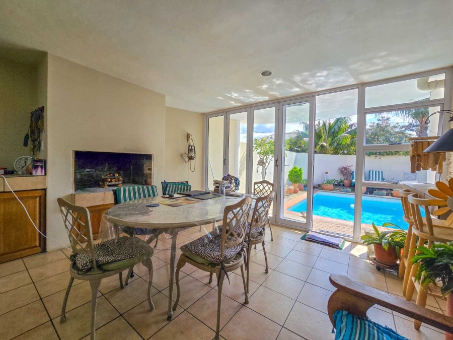 5 Bedroom Property for Sale in Stilbaai Wes Western Cape